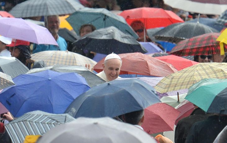 El Papa, en otra imagen que recorre el mundo