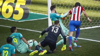 A Messi le costó hacer pie en el Vicente Calderón, pero apareció en el momento justo A Messi le costó hacer pie en el Vicente Calderón, pero apareció en el momento justo