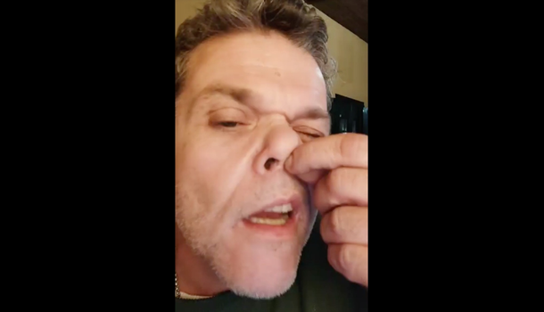 Video: Alfredo Casero se arrancó un pelo de la nariz para demostrar que no toma cocaína