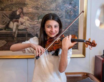 Una adolescente tocó La Cumparsita y emocionó al papa Francisco en Praga