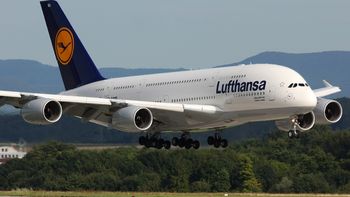 un avion estuvo a punto de chocar con un drone cuando llegaba a varsovia un avion estuvo a punto de chocar con un drone cuando llegaba a varsovia