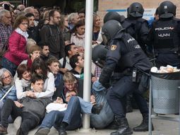 La Policía busca bloquear el referéndum en Cataluña La Policía busca bloquear el referéndum en Cataluña