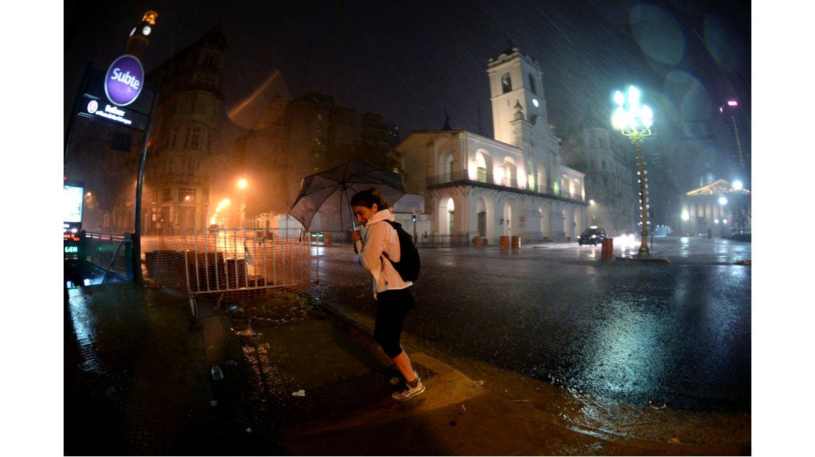 Llueve En La Ciudad Y Rige Un Alerta Por Tormentas Fuertes Y Caída De ...