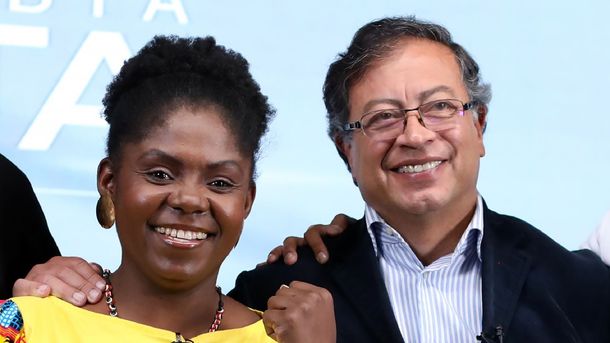 Alberto Fernández asiste a la asunción de Gustavo Petro en Colombia