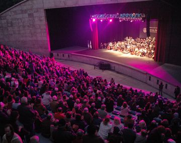 Denuncian que la Ciudad privatizó el anfiteatro del Parque Centenario