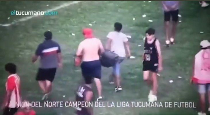 Perdieron el campeonato tucumano, invadieron el campo de juego y se robaron un parlante