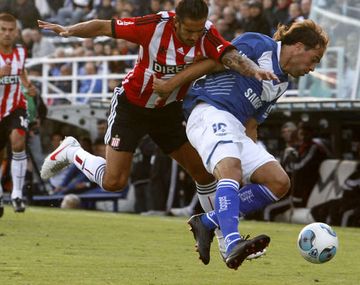 Un Vélez entonado visita a Estudiantes para prenderse arriba