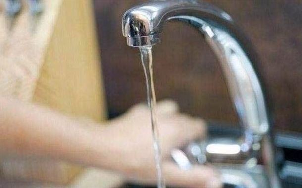 Detectan altas concentraciones de arsénico en el agua potable de numerosas localidades del AMBA