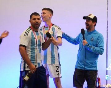 Agüero volvió a destrozar a popular youtuber español durante los festejos