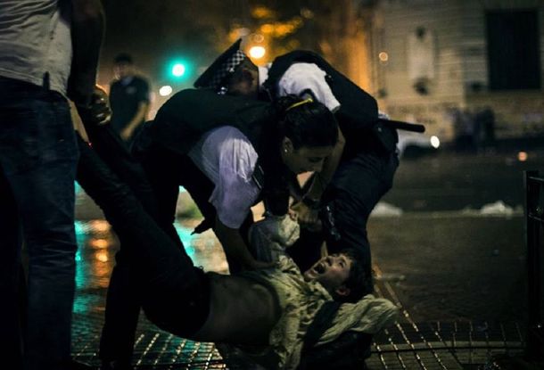 Reprimieron y detuvieron a mujeres tras la marcha a la Plaza de Mayo