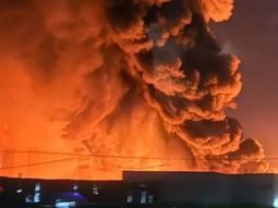 explosion e incendio en ezeiza: decenas de personas son atendidas en hospitales cercanos explosion e incendio en ezeiza: decenas de personas son atendidas en hospitales cercanos