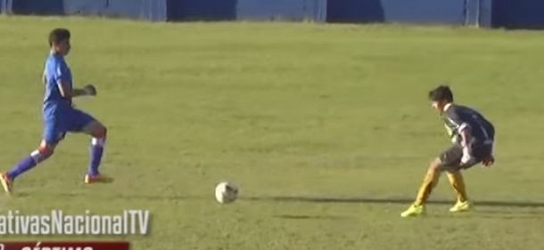 ¿El gol del año? El arquero que corrió toda la cancha y sentenció un clásico