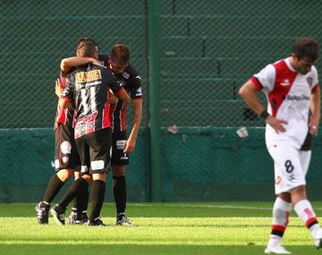 Chacarita dio la sorpresa y venció a Newells