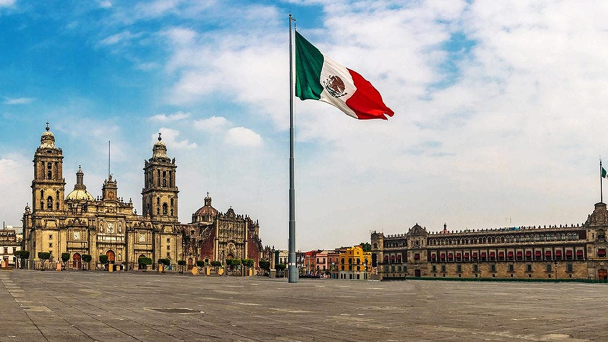 Zócalo CDMX se prepara para un20 de noviembre movido.