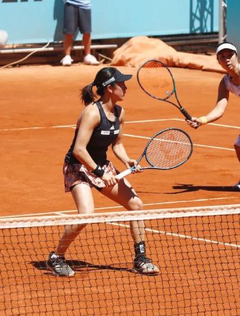 Roland Garros: una pareja de dobles femenina fue descalificada tras golpear a una alcanzapelotas