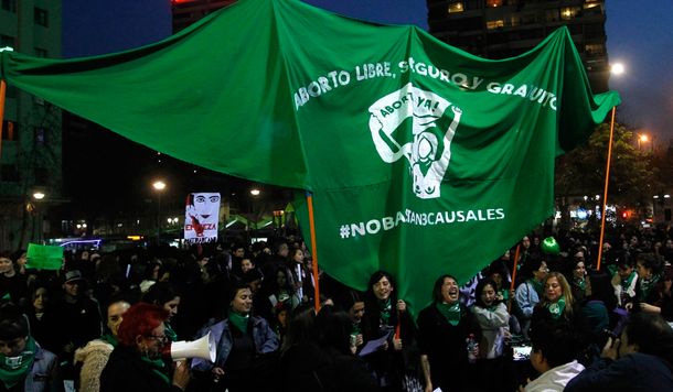 Chile: apuñalaron a tres chicas por haberse manifestado a favor del aborto libre