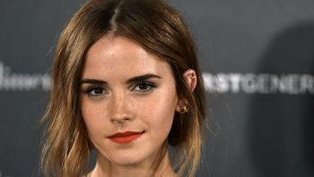 Emma Watson dejó libros de Maya Angelou en el subte de Nueva York Emma Watson dejó libros de Maya Angelou en el subte de Nueva York