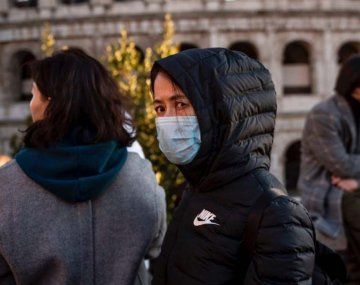 El uso del barbijo al aire libre ya no es obligatorio en Italia