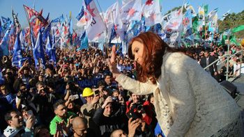 cristina: te recomiendan no andar en patas pero no que apagues el televisor cristina: te recomiendan no andar en patas pero no que apagues el televisor