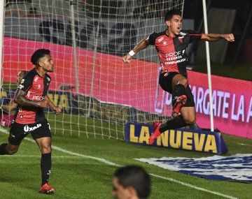 Colón le ganó por penales a Talleres y es semifinalista