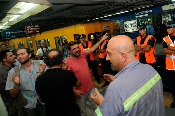 Los metrodelegados celebran la decisión judicial para negociar