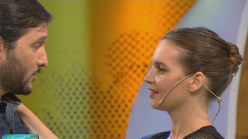 divertido cruce entre sabrina garciarena y german paoloski por la escena con luciano castro divertido cruce entre sabrina garciarena y german paoloski por la escena con luciano castro