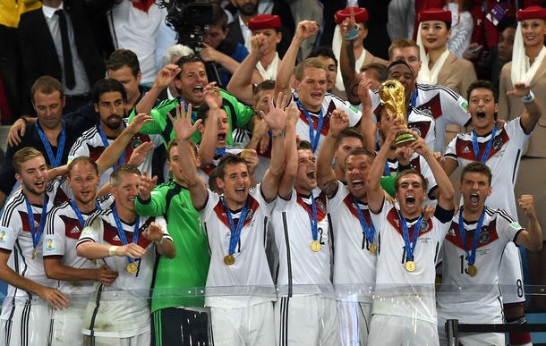 Muy confiados: los jugadores alemanes mostraron la nueva camiseta y ya se ven en la final