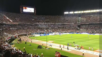 video: los hinchas de river insultaron a macri por los fallos arbitrales video: los hinchas de river insultaron a macri por los fallos arbitrales