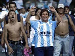 dos mil hinchas festejaron los 110 anos de racing dos mil hinchas festejaron los 110 anos de racing