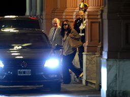 Cristina se reunió en Casa de Gobierno con funcionarios