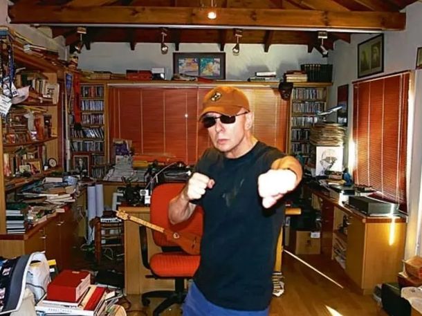 El Indio Solari en su estudio de grabación El Indio Solari en su estudio de grabación