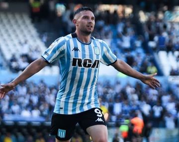 Partido caliente en el Cilindro: Racing venció 4-3 a Defensa y sigue en la pelea por la LPF