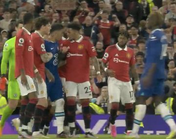 La bronca de Enzo Fernández con los jugadores del United tras la goleada al Chelsea