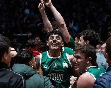 El increíble triple de aro a aro de Emiliano Lezcano para el triunfo de Ferro ante Boca