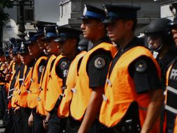 Policia JH 8739