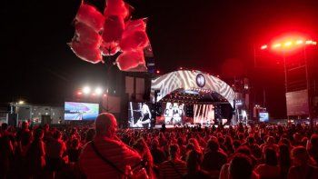 cosquin 2026 vive su octava luna: grilla completa y como seguir el festival en vivo cosquin 2026 vive su octava luna: grilla completa y como seguir el festival en vivo