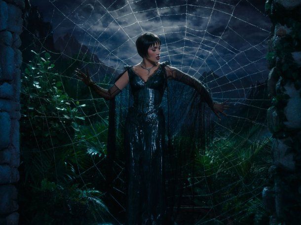 Jennifer López vuelve al cine con El beso de la mujer araña junto a Diego Luna