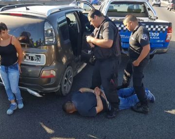 Persecución de película en Panamericana: robaban en paradas de colectivos y los detuvieron