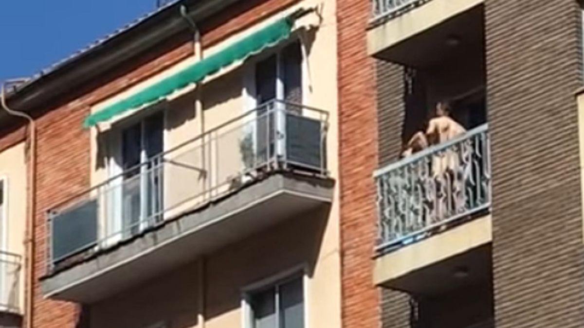 порно видео на балконе русское фото 88
