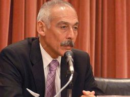 jose sbatella defendio su postulacion para seguir al frente de la uif jose sbatella defendio su postulacion para seguir al frente de la uif