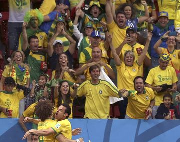 Brasil goleó a Camerún y ahora se cruzará con Chile