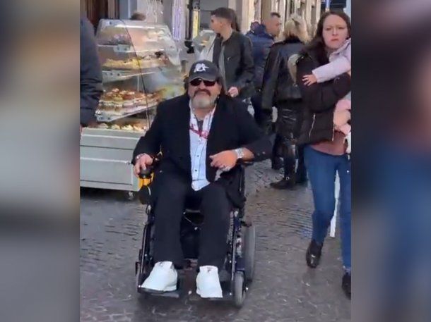 El Maradona suelto en Nápoles que causa furor en las redes sociales