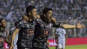 Sosa marcó el primero de Huracán a los 40 segundos del primer tiempo Sosa marcó el primero de Huracán a los 40 segundos del primer tiempo