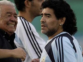 Diego llegó a Argentina para visitar a su padre, que está grave