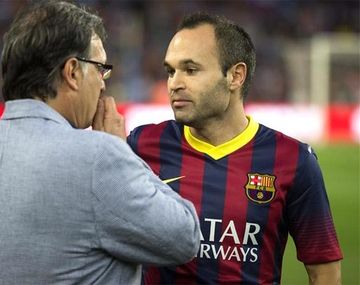 Iniesta: Los jugadores del Barcelona estamos a muerte con Martino