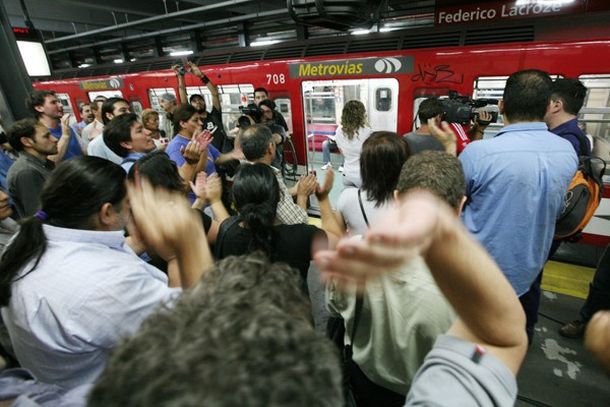 Subte: denuncian fallas de seguridad en nuevas estaciones