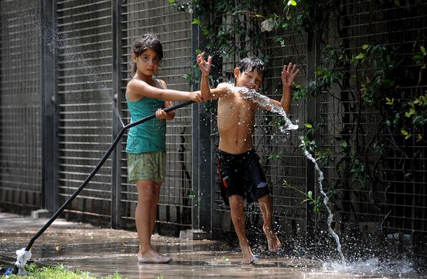 La ola de calor avanza en la Ciudad y la temperatura ya está en 37 grados