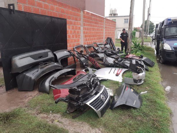 Desbarataron una banda dedicada al desguace y venta de autopartes