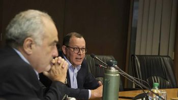 Álvaro Perrone aseguró que gran parte de los uruguayos están bebiendo sal con agua. Álvaro Perrone aseguró que gran parte de los uruguayos están bebiendo sal con agua.