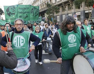 Continúa el paro de trabajadores estatales en la Provincia